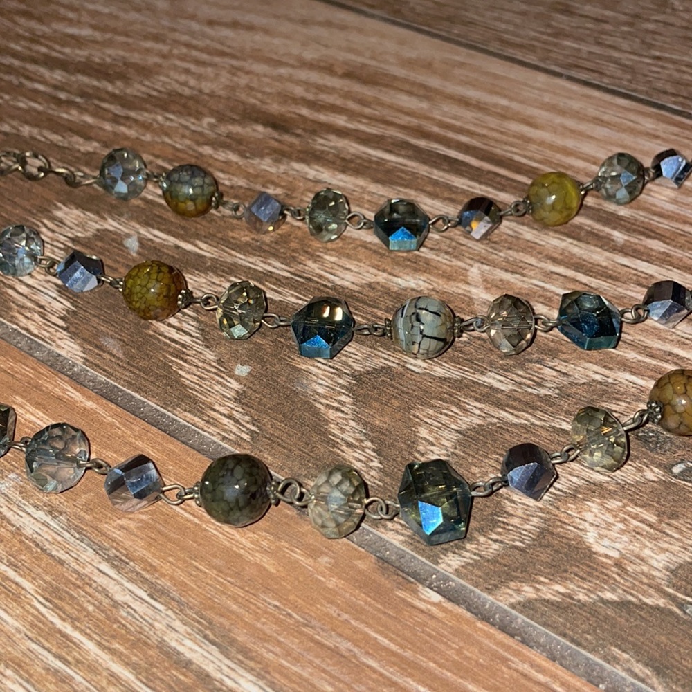 Statement necklace, measures approx. 18”